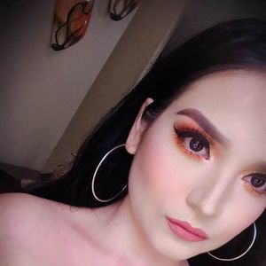 Meet your Posher, Daniella